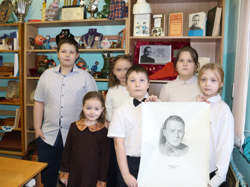 120 лет со дня рождения детского писателя, журналиста, военного корреспондента — Аркадия Гайдара.